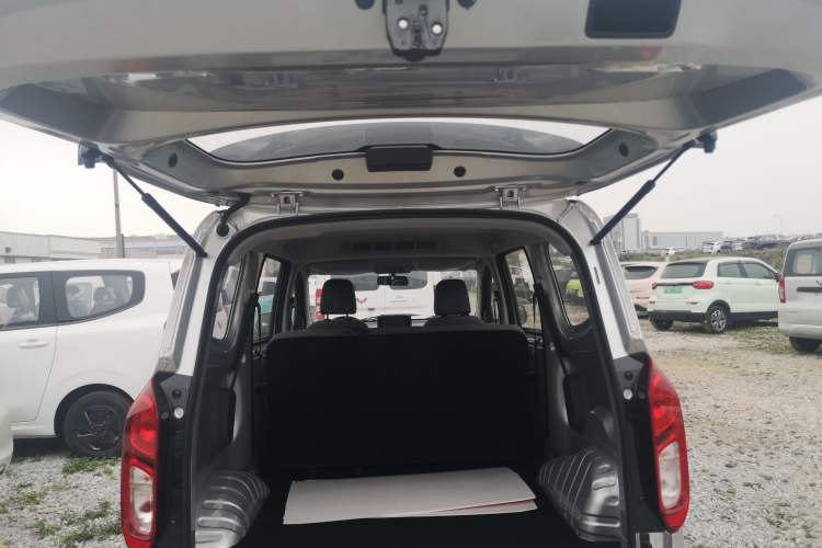 Used Wuling Hongguang New Energy 2025 Extended-Range Hybrid 50 km Standard Version Trunk