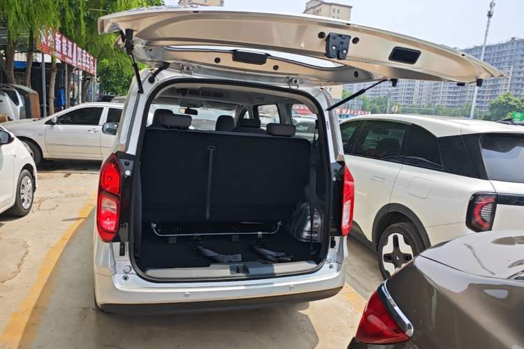 Used Wuling Hongguang New Energy 2025 Extended-Range Hybrid 50KM Comfort Version Trunk