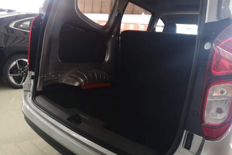 Used Wuling Hongguang New Energy 2025 Extended-Range Hybrid 50 km Standard Version Trunk
