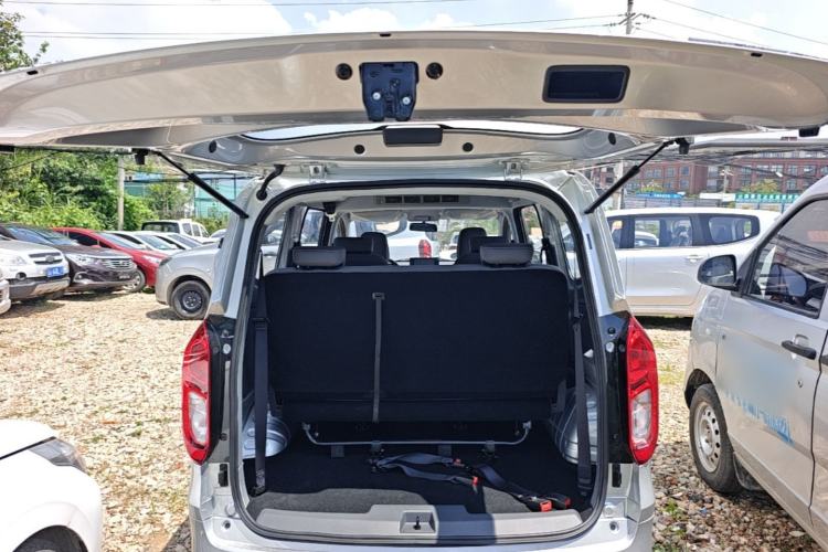 Used Wuling Hongguang New Energy 2025 Extended-Range Hybrid 50KM Comfort Version Trunk