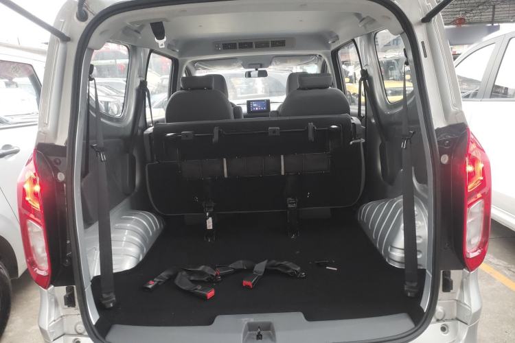 Used Wuling Hongguang New Energy 2025 Extended-Range Hybrid 50KM Comfort Version Trunk