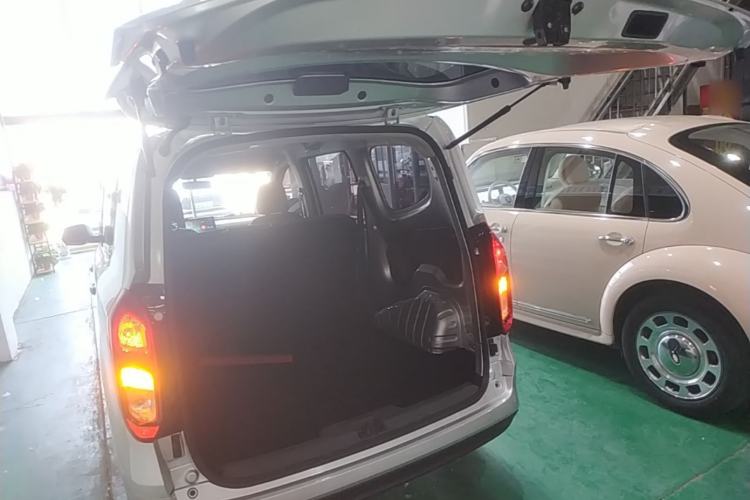 Used Wuling Hongguang New Energy 2025 Extended-Range Hybrid 50 km Utility Version Trunk