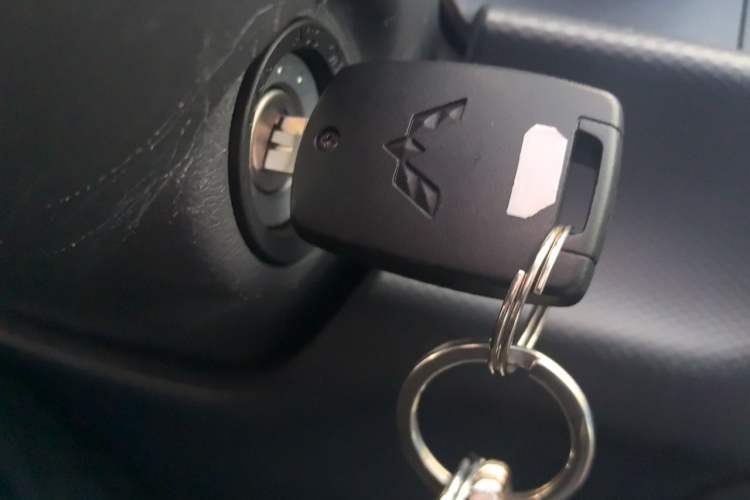 Used Wuling Hongguang New Energy 2025 Extended-Range Hybrid 50 km Standard Version Vehicle Key