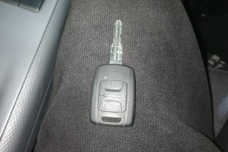 Used Wuling Hongguang New Energy 2025 Extended-Range Hybrid 50 km Utility Version Vehicle Key