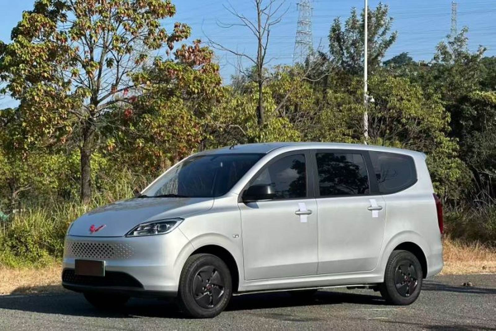 Фото Wuling с площадки