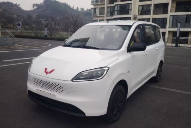 Used Wuling Hongguang New Energy 2025 Extended-Range Hybrid 50KM Comfort Version