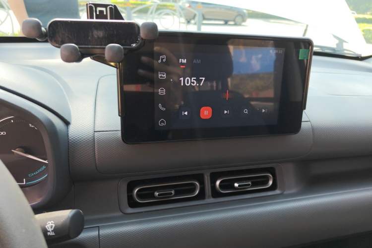Used Wuling Hongguang New Energy 2025 Model Range-Extending Hybrid 150KM Standard Edition Audio And AC Panel