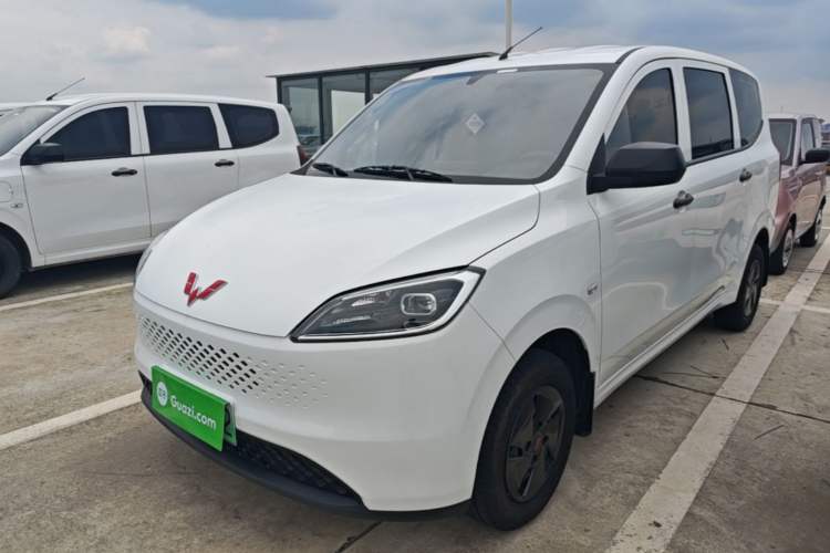 Wuling Hongguang New Energy 2025 Extended-Range Hybrid 50 km Utility Version