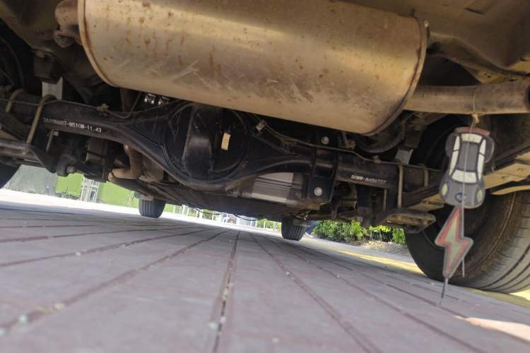 Used Wuling Hongguang New Energy 2025 Extended-Range Hybrid 50KM Comfort Version Chassis Rear
