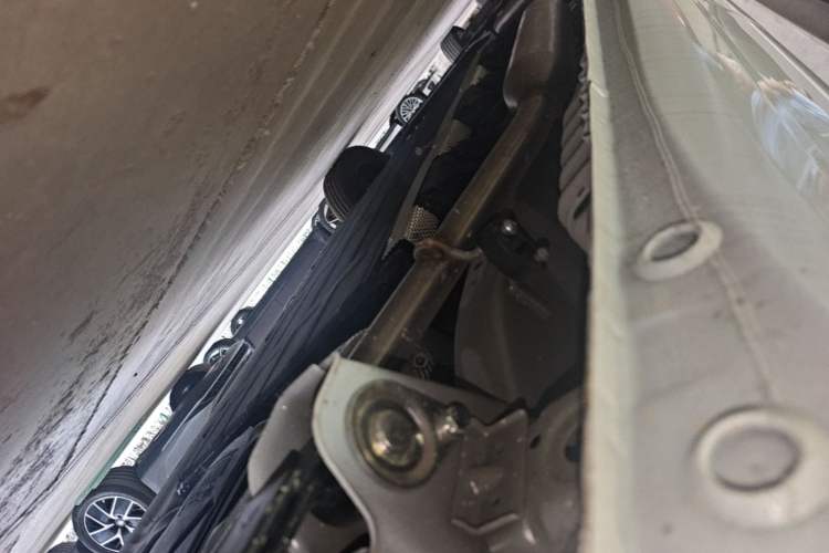 Used Wuling Hongguang New Energy 2025 Model Range-Extending Hybrid 150KM Comfort Edition Chassis Rear Left