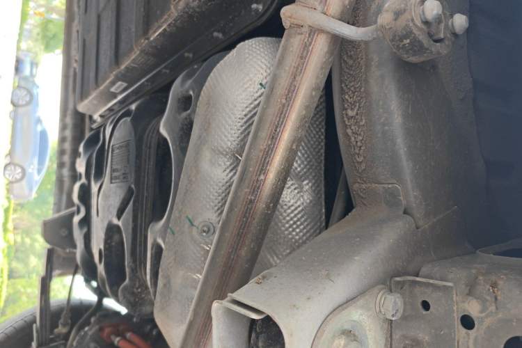 Used Wuling Hongguang New Energy 2025 Model Range-Extending Hybrid 150KM Standard Edition Chassis Rear Left