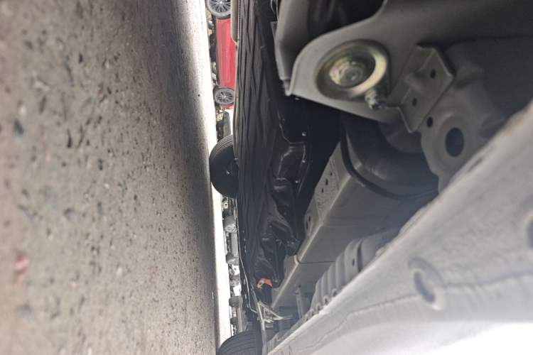 Used Wuling Hongguang New Energy 2025 Model Range-Extending Hybrid 150KM Comfort Edition Chassis Rear Right