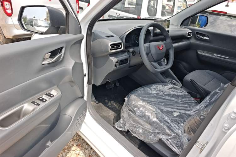 Used Wuling Hongguang New Energy 2025 Extended-Range Hybrid 50KM Comfort Version Driver Seat