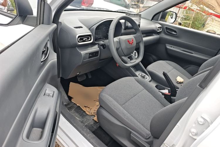 Used Wuling Hongguang New Energy 2025 Extended-Range Hybrid 50 km Standard Version Driver Seat