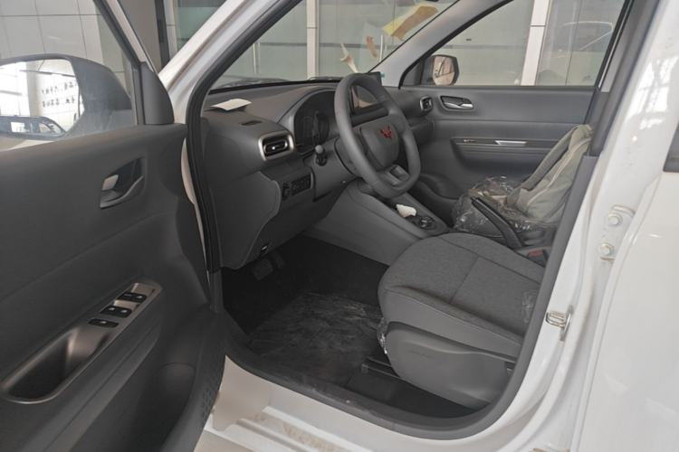 Used Wuling Hongguang New Energy 2025 Extended-Range Hybrid 50KM Comfort Version Driver Seat