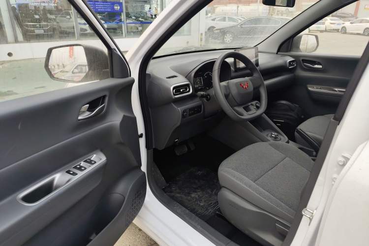 Used Wuling Hongguang New Energy 2025 Extended-Range Hybrid 50KM Comfort Version Driver Seat