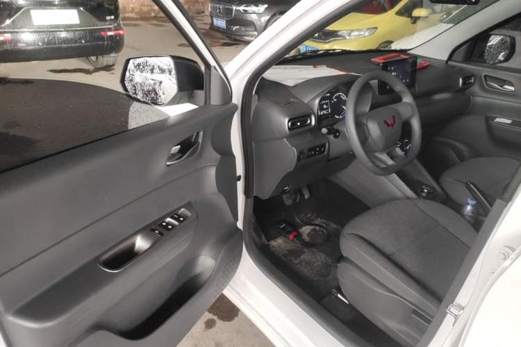Used Wuling Hongguang New Energy 2025 Extended-Range Hybrid 50KM Comfort Version Driver Seat