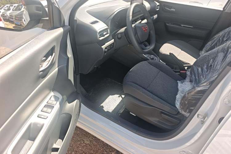 Used Wuling Hongguang New Energy 2025 Extended-Range Hybrid 50KM Comfort Version Driver Seat