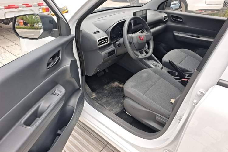 Used Wuling Hongguang New Energy 2025 Extended-Range Hybrid 50 km Standard Version Driver Seat