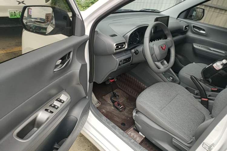 Used Wuling Hongguang New Energy 2025 Extended-Range Hybrid 50KM Comfort Version Driver Seat
