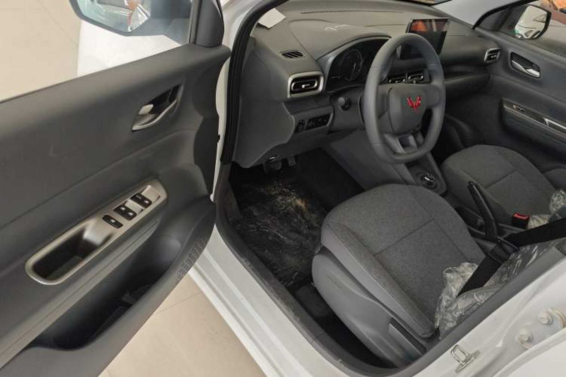Used Wuling Hongguang New Energy 2025 Extended-Range Hybrid 50KM Comfort Version Driver Seat