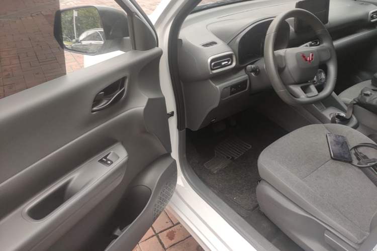 Used Wuling Hongguang New Energy 2025 Extended-Range Hybrid 50 km Standard Version Driver Seat
