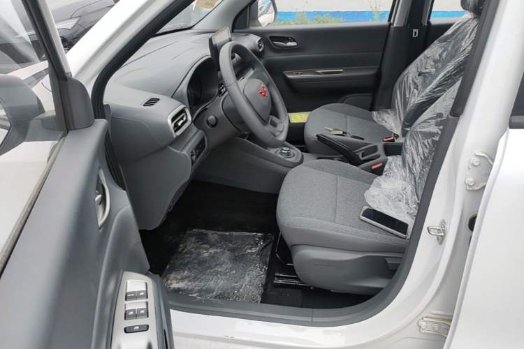 Used Wuling Hongguang New Energy 2025 Extended-Range Hybrid 50KM Comfort Version Driver Seat