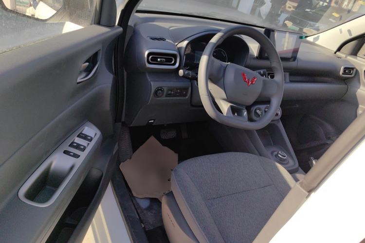 Used Wuling Hongguang New Energy 2025 Extended-Range Hybrid 50KM Comfort Version Driver Seat