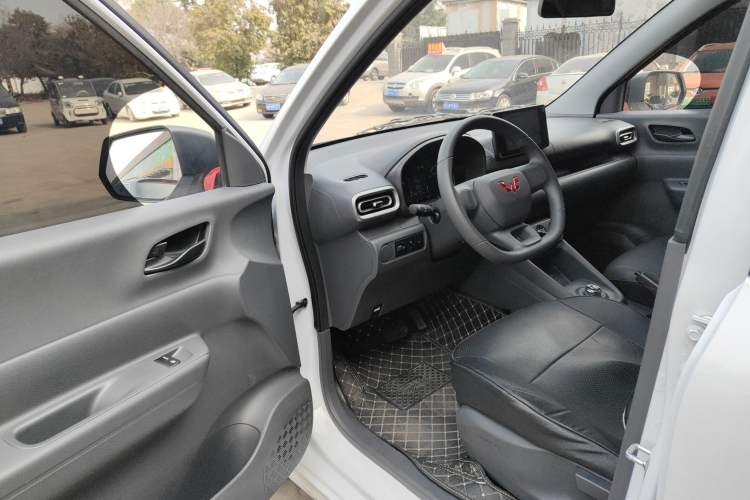 Used Wuling Hongguang New Energy 2025 Extended-Range Hybrid 50 km Standard Version Driver Seat
