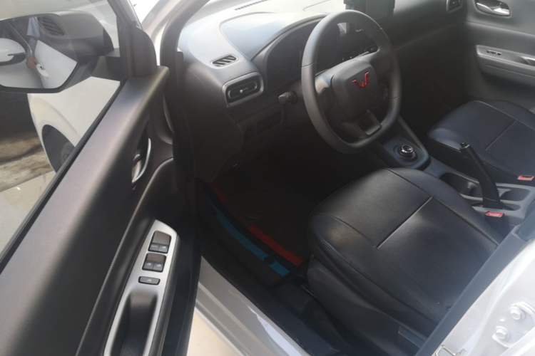 Used Wuling Hongguang New Energy 2025 Extended-Range Hybrid 50KM Comfort Version Driver Seat