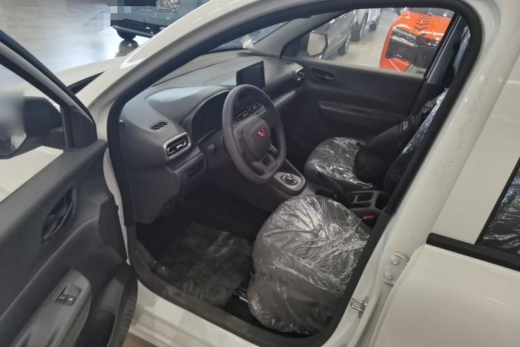 Used Wuling Hongguang New Energy 2025 Extended-Range Hybrid 50 km Standard Version Driver Seat