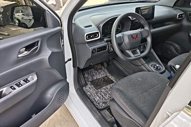 Used Wuling Hongguang New Energy 2025 Extended-Range Hybrid 50KM Comfort Version Driver Seat