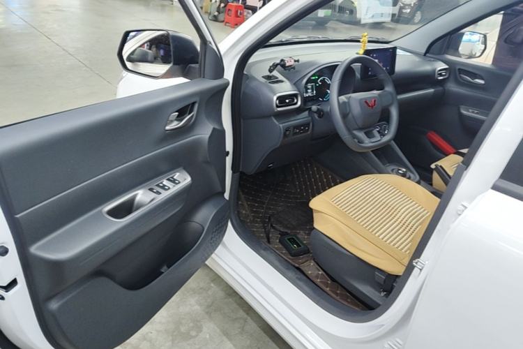 Used Wuling Hongguang New Energy 2025 Extended-Range Hybrid 50KM Comfort Version Driver Seat
