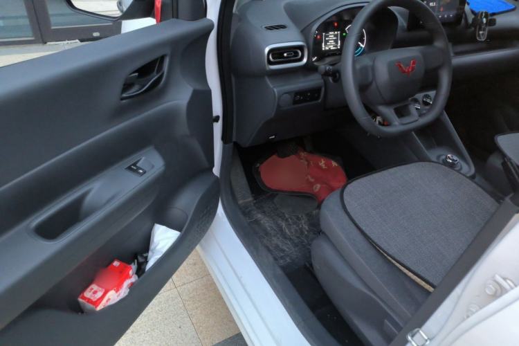 Used Wuling Hongguang New Energy 2025 Extended-Range Hybrid 50 km Standard Version Driver Seat
