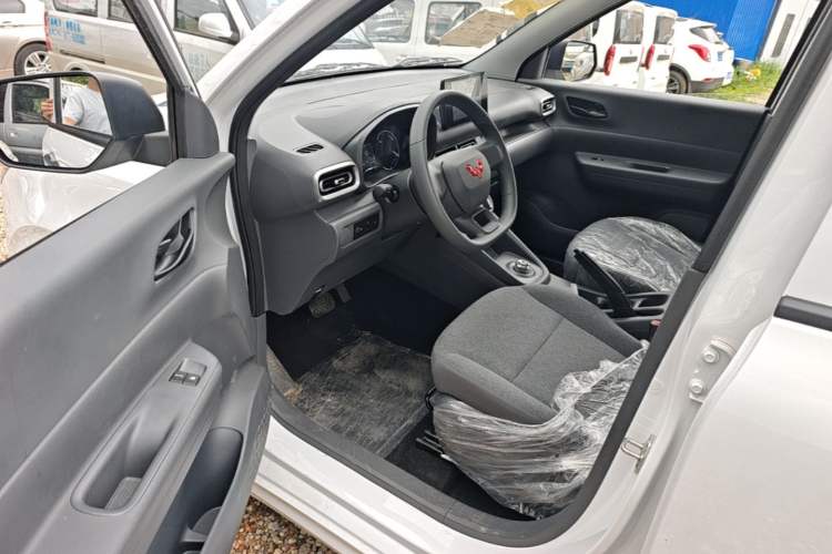 Used Wuling Hongguang New Energy 2025 Extended-Range Hybrid 50 km Standard Version Driver Seat