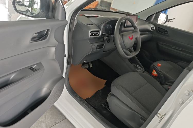 Used Wuling Hongguang New Energy 2025 Extended-Range Hybrid 50 km Standard Version Driver Seat