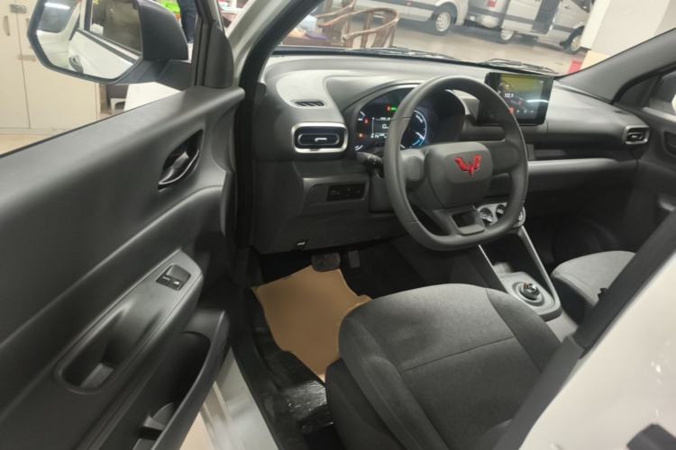 Used Wuling Hongguang New Energy 2025 Extended-Range Hybrid 50 km Standard Version Driver Seat