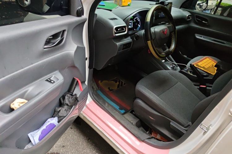Used Wuling Hongguang New Energy 2025 Extended-Range Hybrid 50 km Standard Version Driver Seat