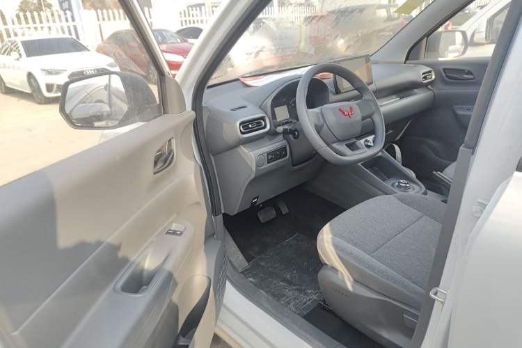 Used Wuling Hongguang New Energy 2025 Extended-Range Hybrid 50 km Standard Version Driver Seat