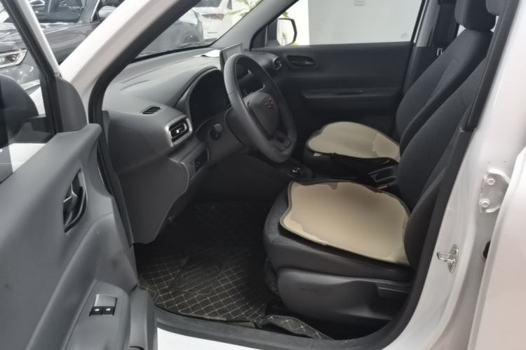 Used Wuling Hongguang New Energy 2025 Model Range-Extending Hybrid 150KM Standard Edition Driver Seat