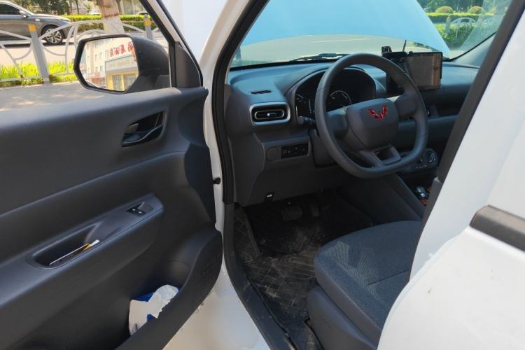 Used Wuling Hongguang New Energy 2025 Model Range-Extending Hybrid 150KM Standard Edition Driver Seat