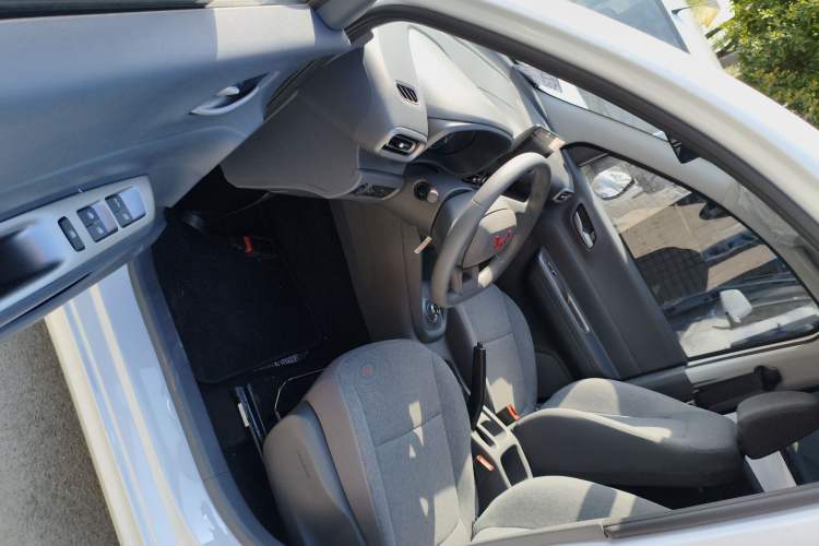 Used Wuling Hongguang New Energy 2025 Extended-Range Hybrid 50KM Comfort Version Driver Seat