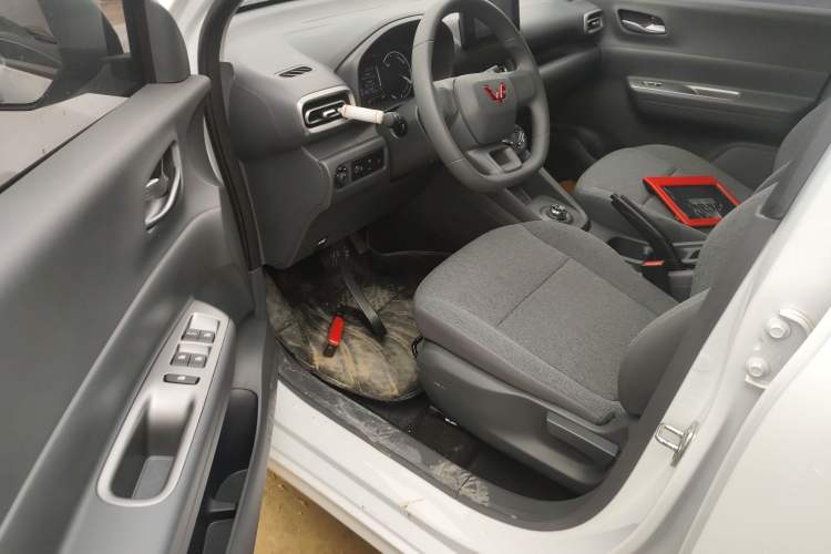 Used Wuling Hongguang New Energy 2025 Extended-Range Hybrid 50KM Comfort Version Driver Seat