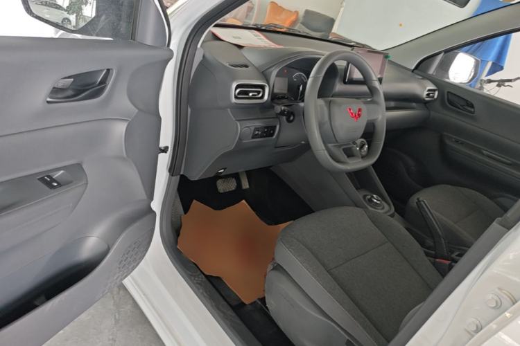 Used Wuling Hongguang New Energy 2025 Extended-Range Hybrid 50 km Standard Version Driver Seat