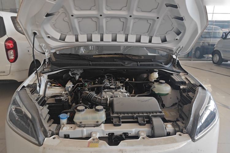 Used Wuling Hongguang New Energy 2025 Extended-Range Hybrid 50KM Comfort Version Engine Bay