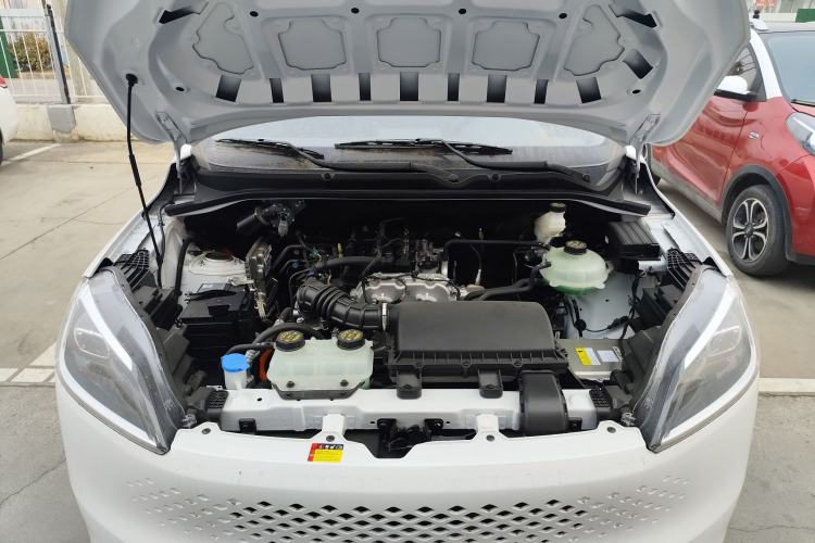 Used Wuling Hongguang New Energy 2025 Extended-Range Hybrid 50KM Comfort Version Engine Bay