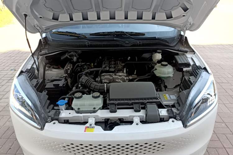 Used Wuling Hongguang New Energy 2025 Extended-Range Hybrid 50 km Utility Version Engine Bay