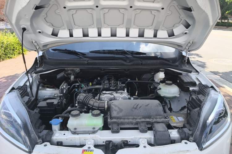 Used Wuling Hongguang New Energy 2025 Extended-Range Hybrid 50KM Comfort Version Engine Bay