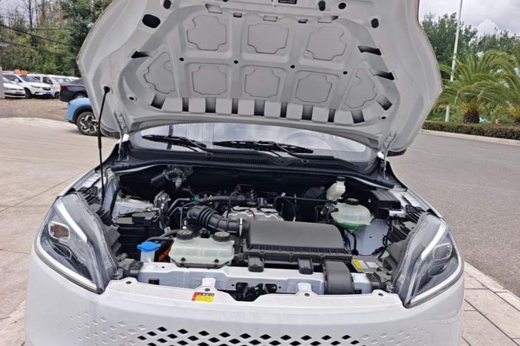 Used Wuling Hongguang New Energy 2025 Extended-Range Hybrid 50 km Standard Version Engine Bay