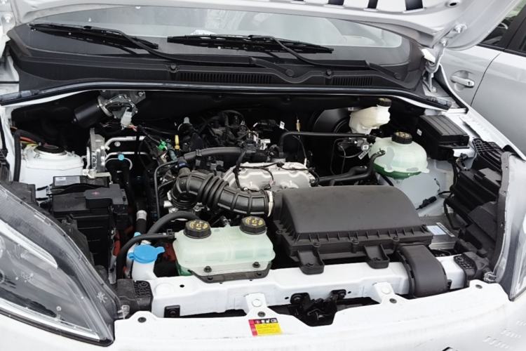 Used Wuling Hongguang New Energy 2025 Extended-Range Hybrid 50 km Utility Version Engine Bay